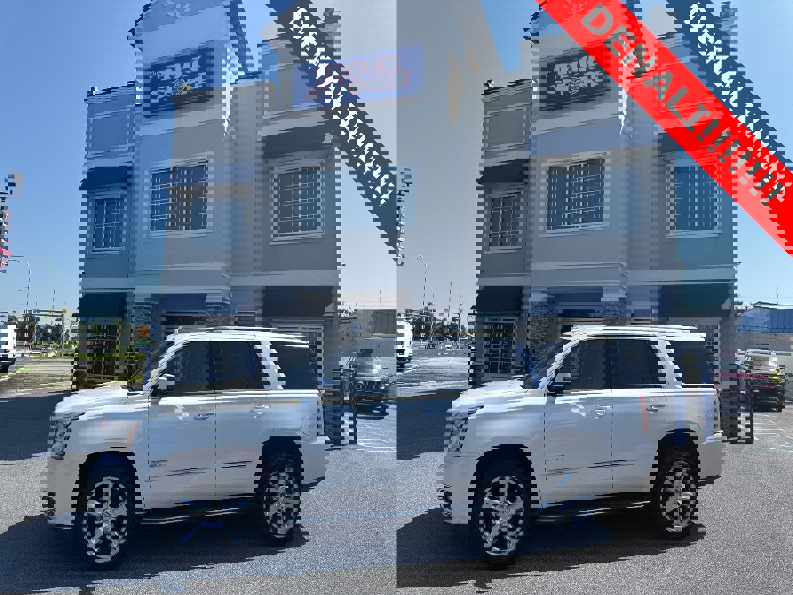 Used 2020 GMC Yukon Denali image 1