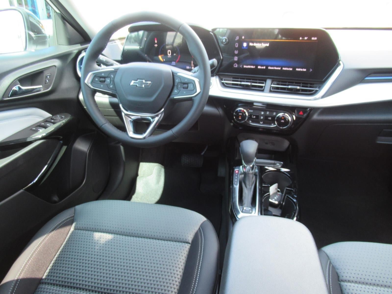 New 2026 Chevrolet Trax LT w/ Driver Confidence Package FWD image 14