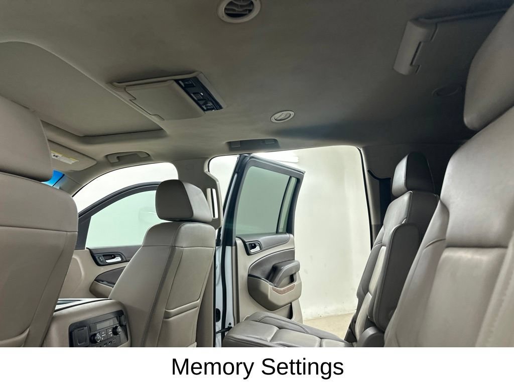 Used 2020 Chevrolet Suburban Premier AWD/4WD image 32