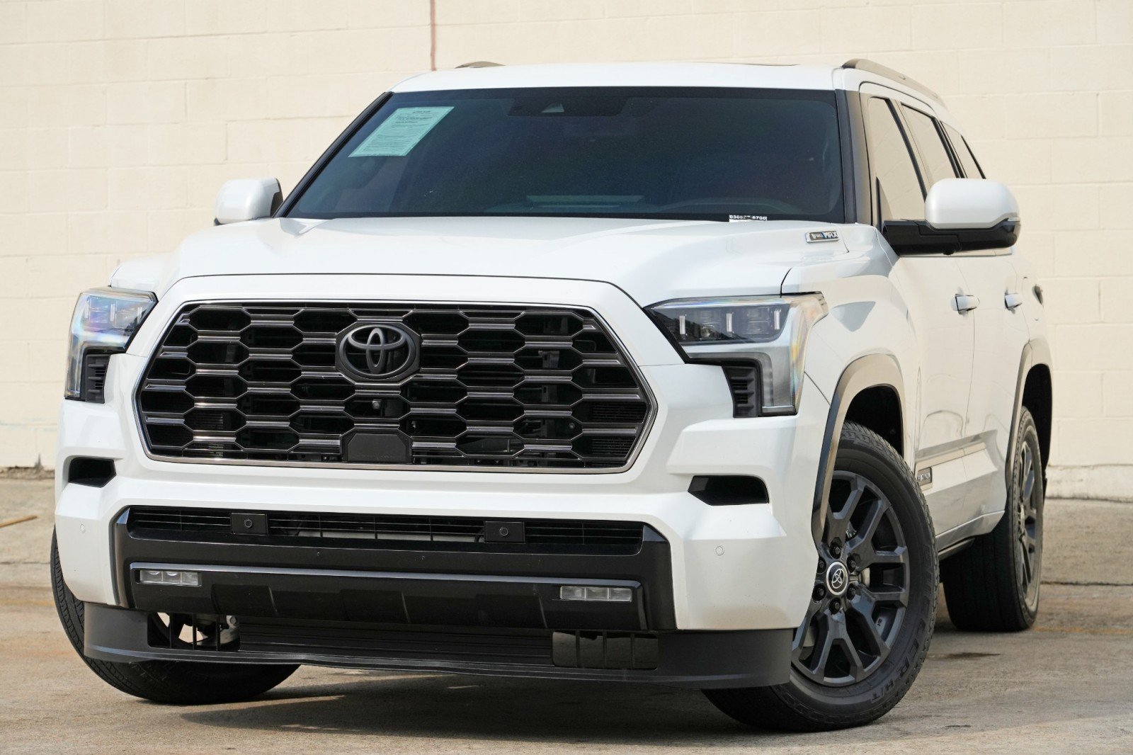 Used 2024 Toyota Sequoia Platinum AWD/4WD image 3