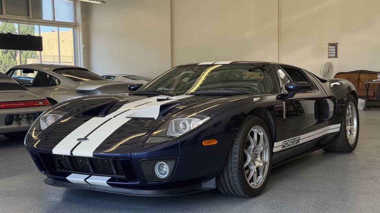 Used 2006 Ford GT RWD image 6