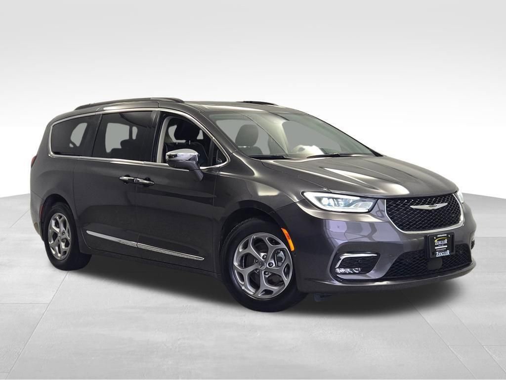 Used 2022 Chrysler Pacifica Limited FWD image 1