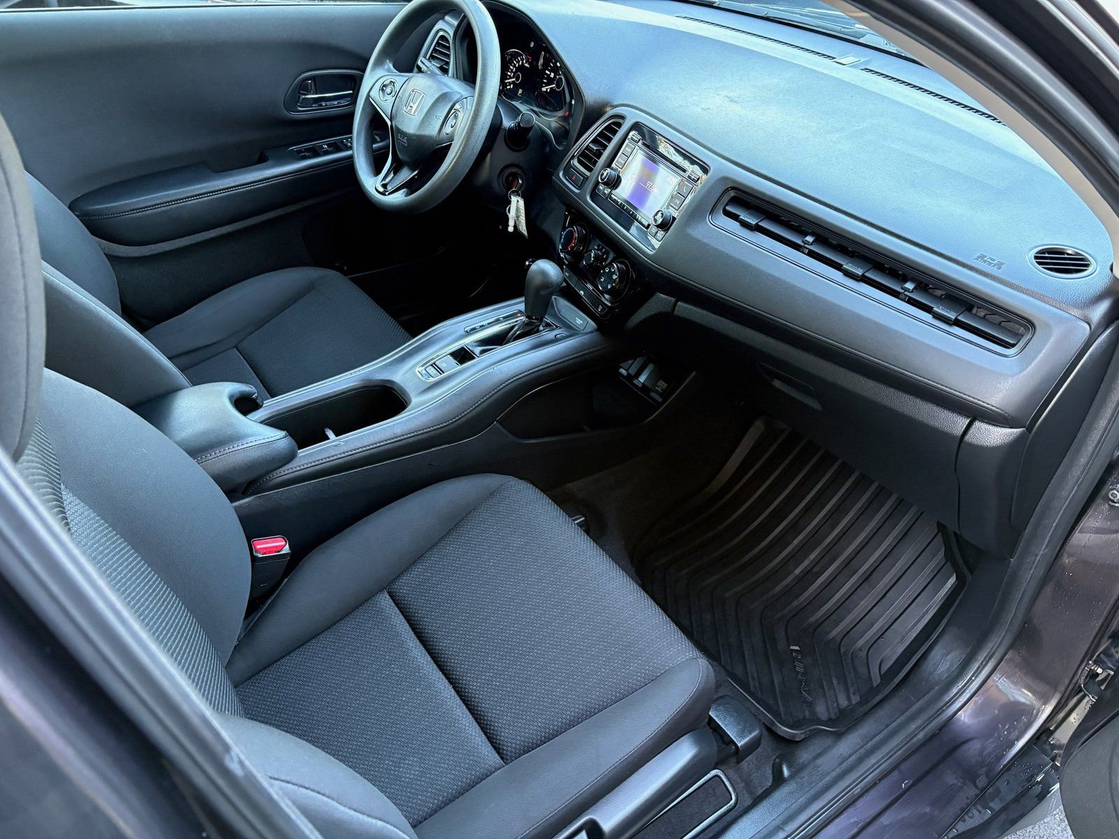 Used 2016 Honda HR-V LX image 29