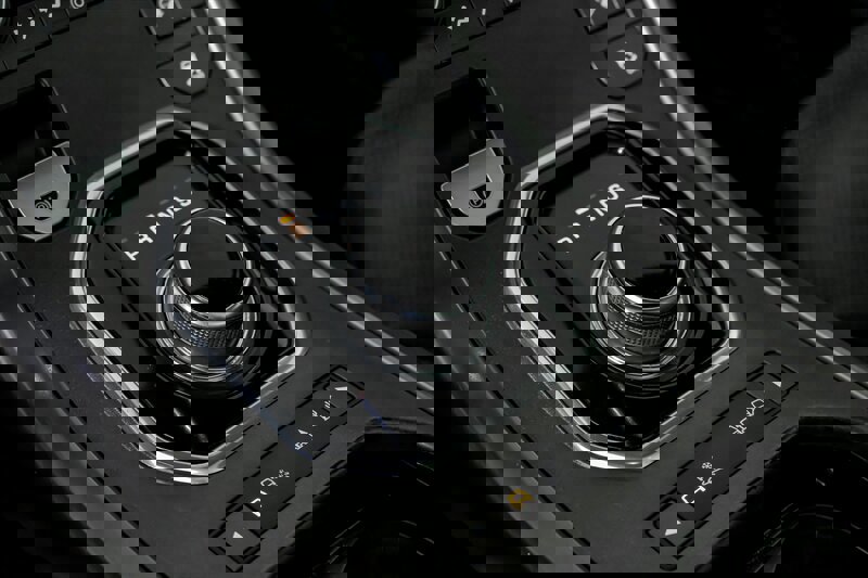 Used 2019 Land Rover Range Rover Evoque SE Premium AWD/4WD image 33