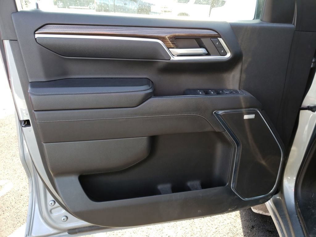 Used 2023 Chevrolet Silverado 1500 RST image 11