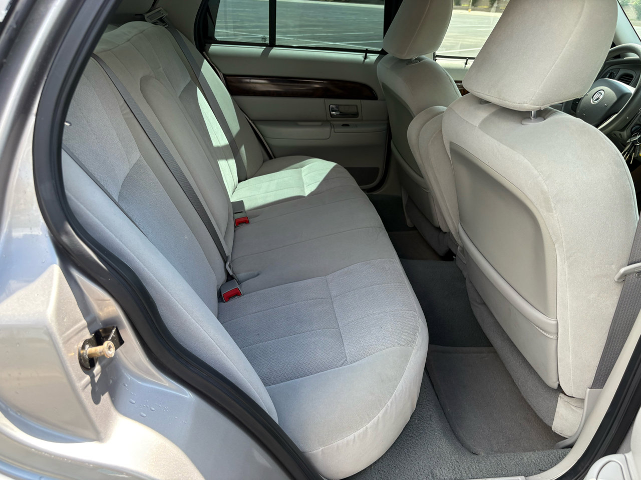 Used 2005 Mercury Grand Marquis GS image 24