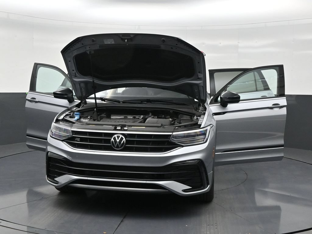 Used 2023 Volkswagen Tiguan SE R-Line FWD image 33
