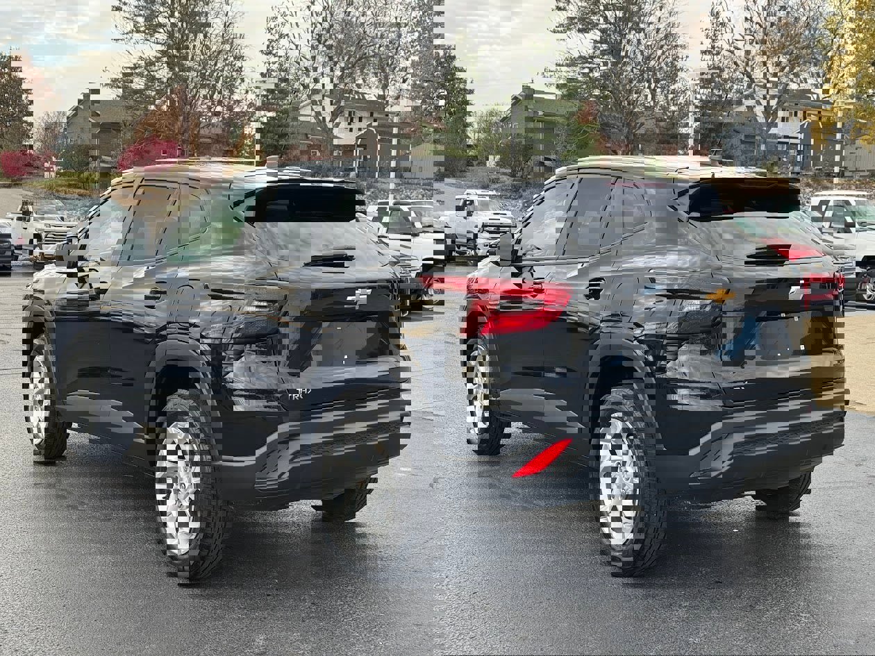 Used 2025 Chevrolet Trax LS w/ LS Convenience Package image 7