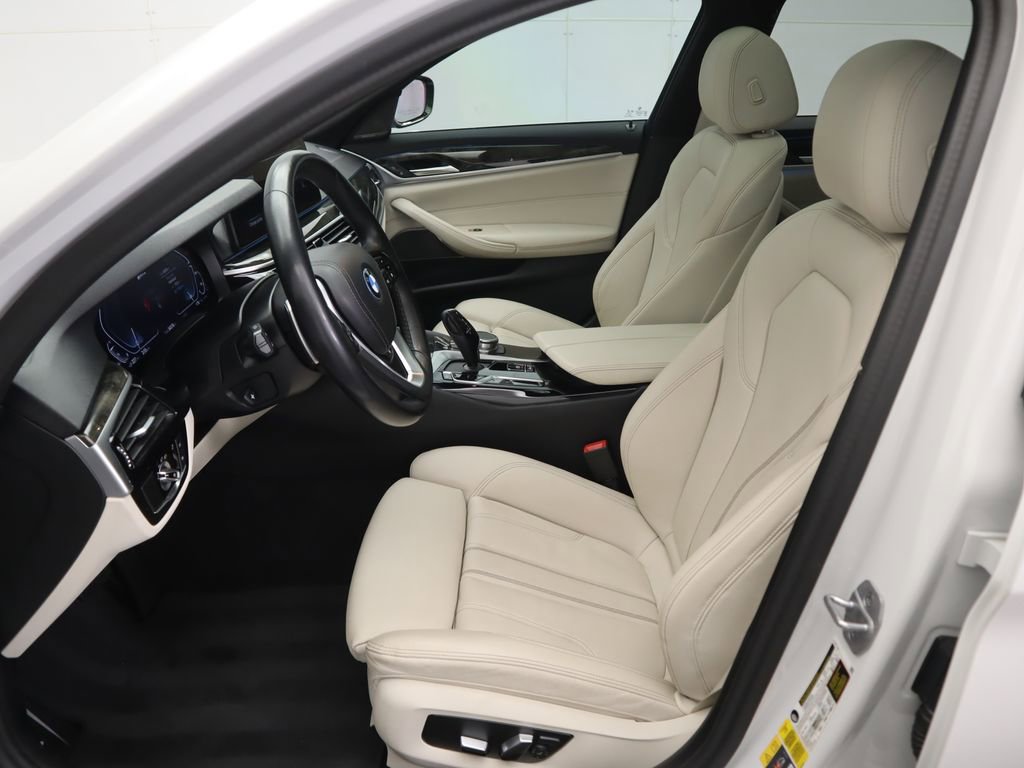 Certified 2023 BMW 530e w/ Premium Package image 20