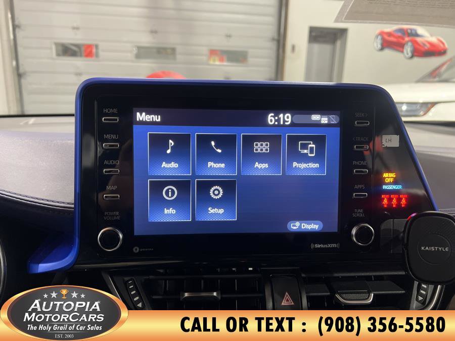 Used 2022 Toyota C-HR XLE FWD image 27