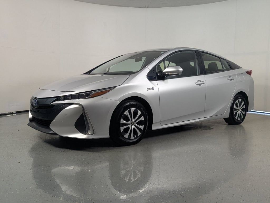 Used 2020 Toyota Prius Prime XLE FWD image 3