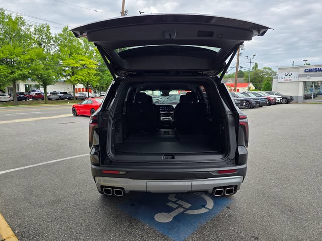 Used 2024 Chevrolet Traverse Z71 AWD/4WD image 35