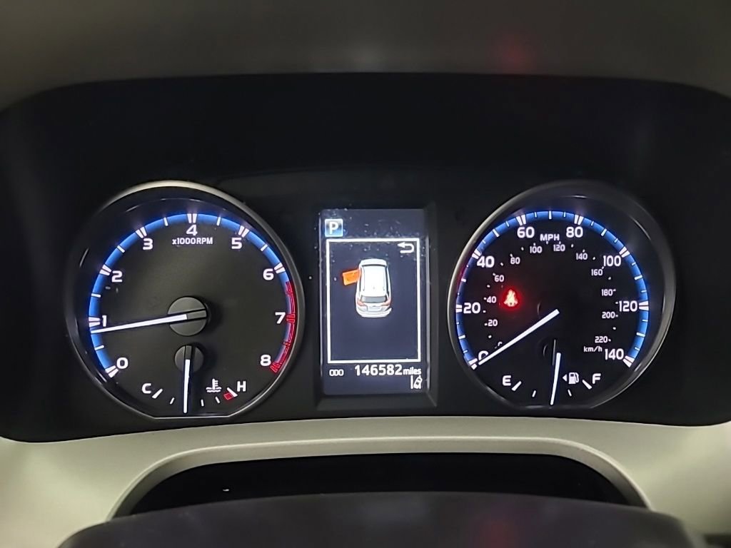 Used 2018 Toyota RAV4 LE image 28