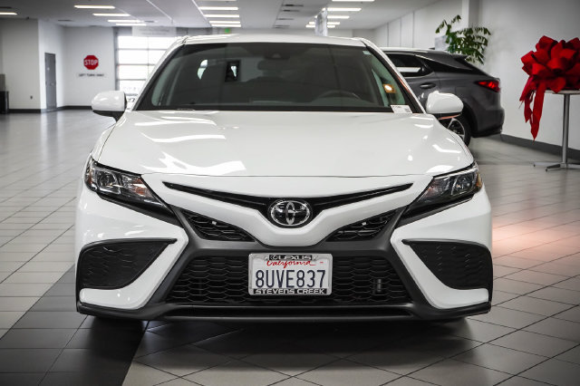 Used 2021 Toyota Camry SE FWD image 4