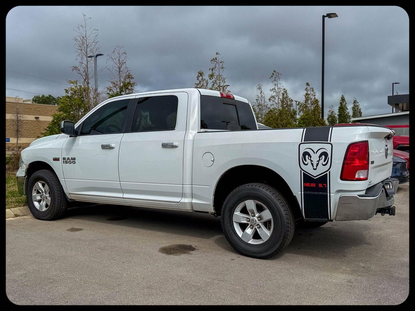 Used 2018 RAM 1500 Classic SLT image 6