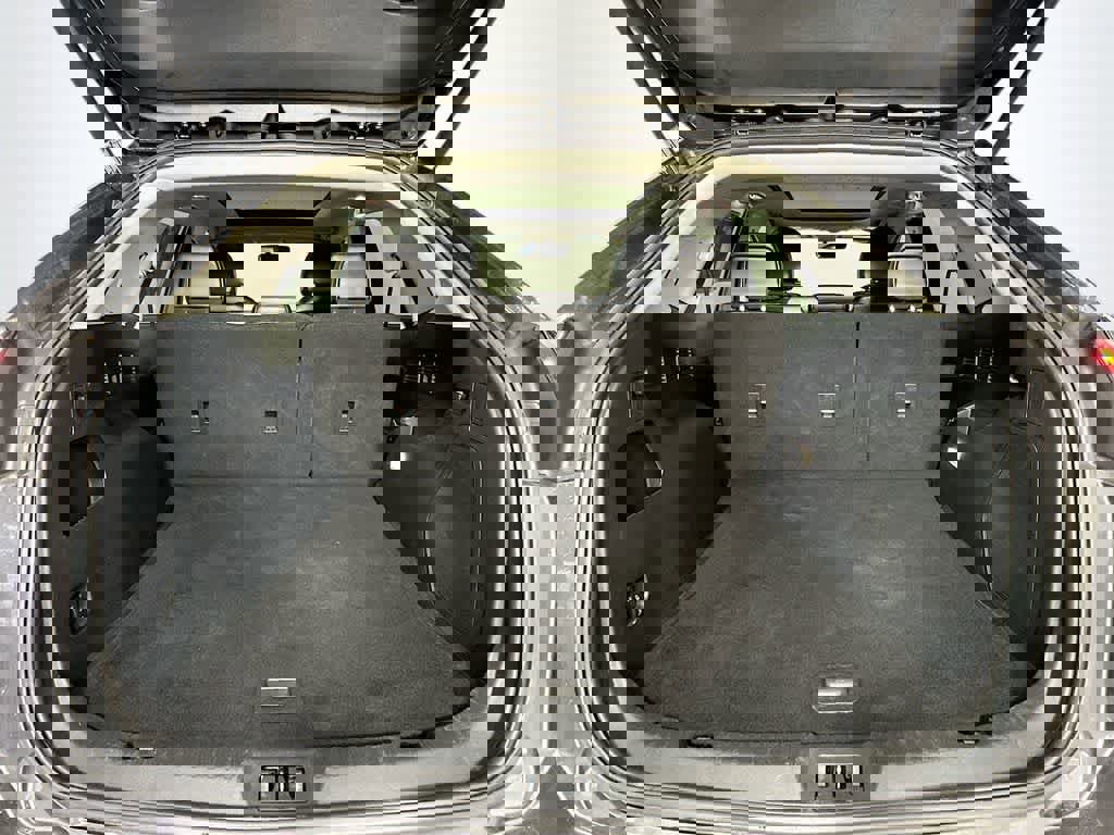 Certified 2018 Ford Edge Titanium w/ Equipment Group 301A image 20