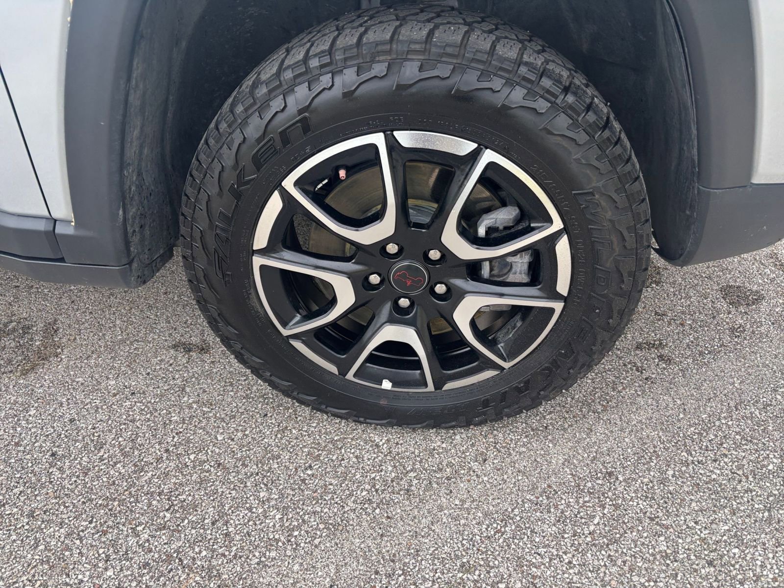 Used 2025 Jeep Compass Trailhawk image 28