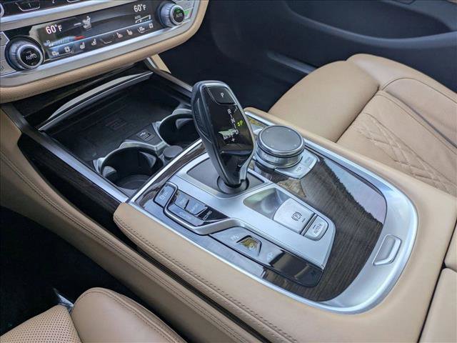 Used 2022 BMW 740i image 12
