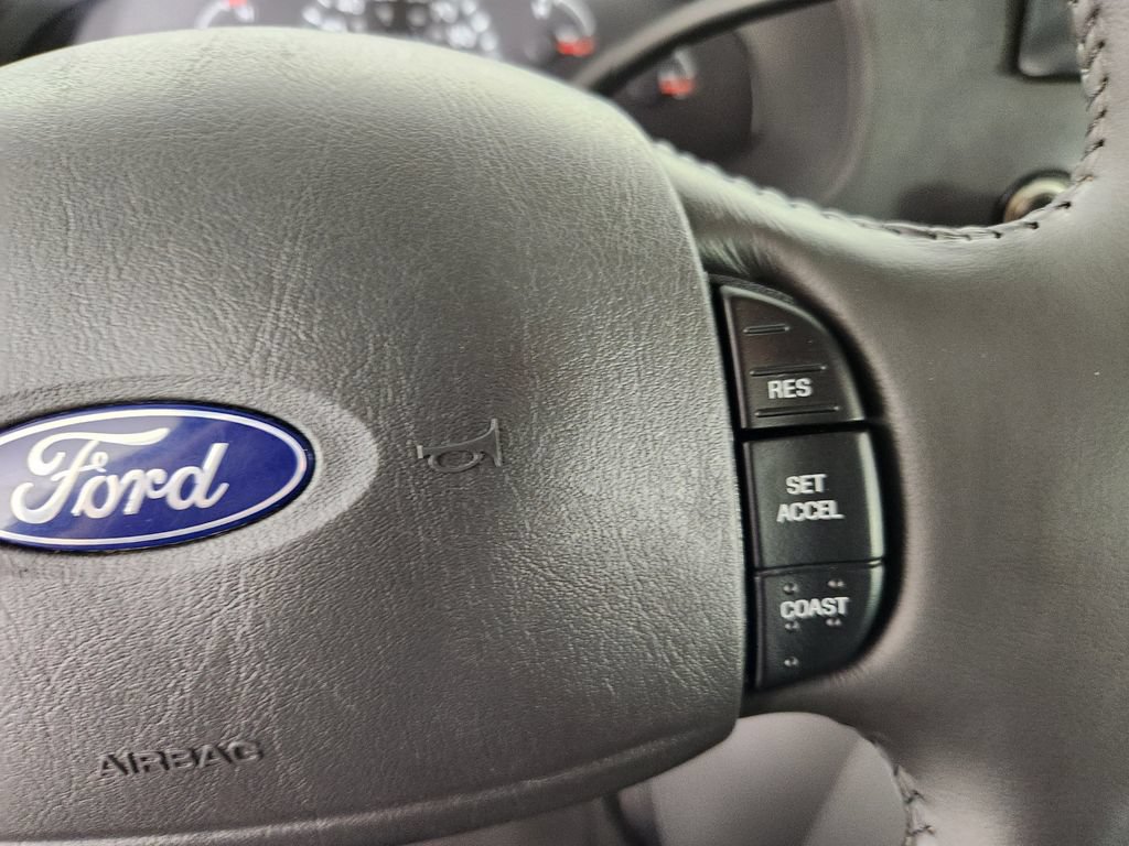 Used 2003 Ford E-150 and Econoline 150 Wagon RWD image 17