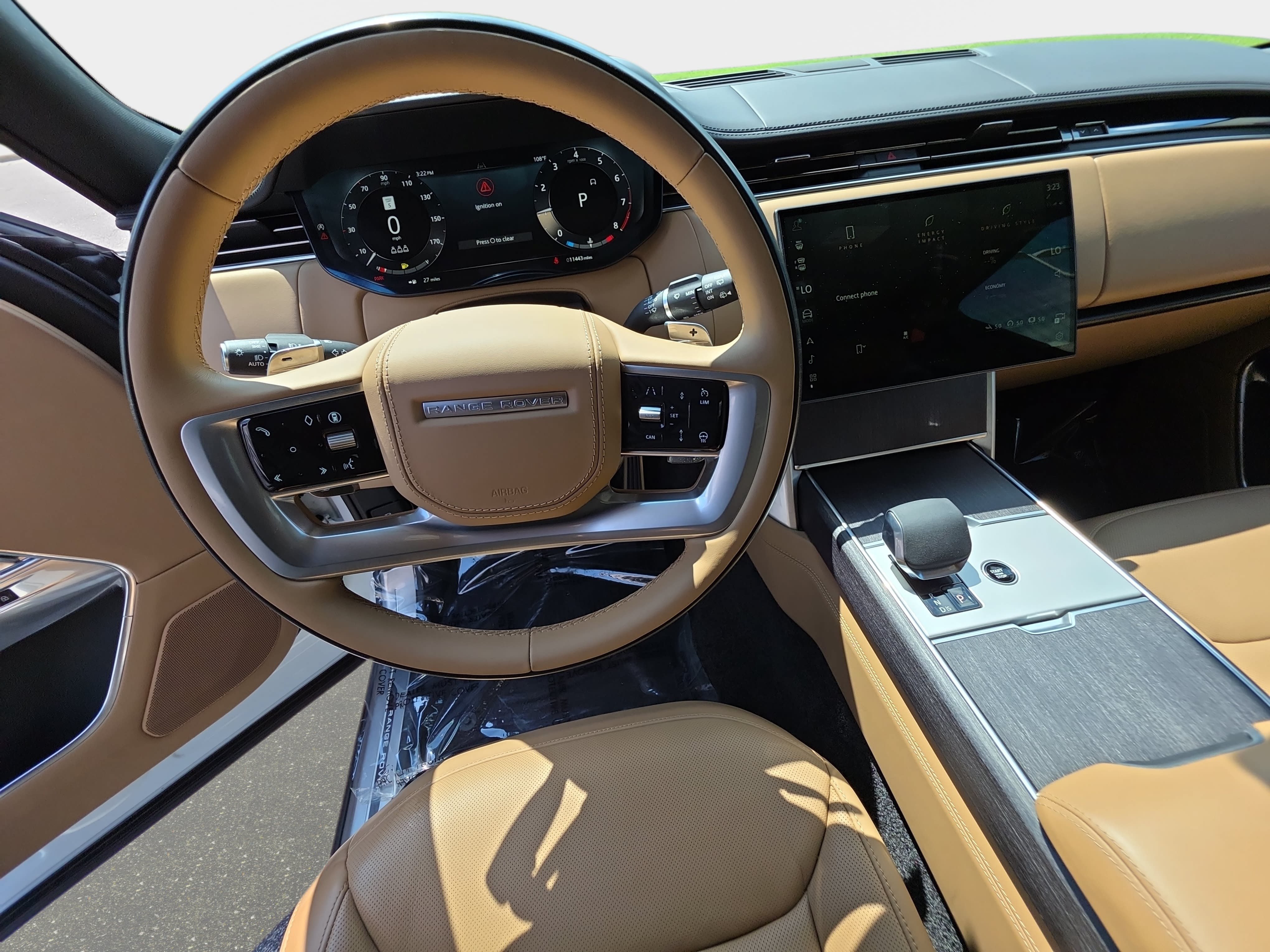 Certified 2025 Land Rover Range Rover SE AWD/4WD image 16
