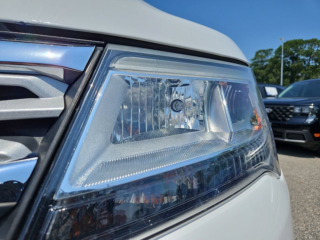 Used 2019 Ford Explorer XLT w/ Class III Trailer Tow Package AWD/4WD image 9