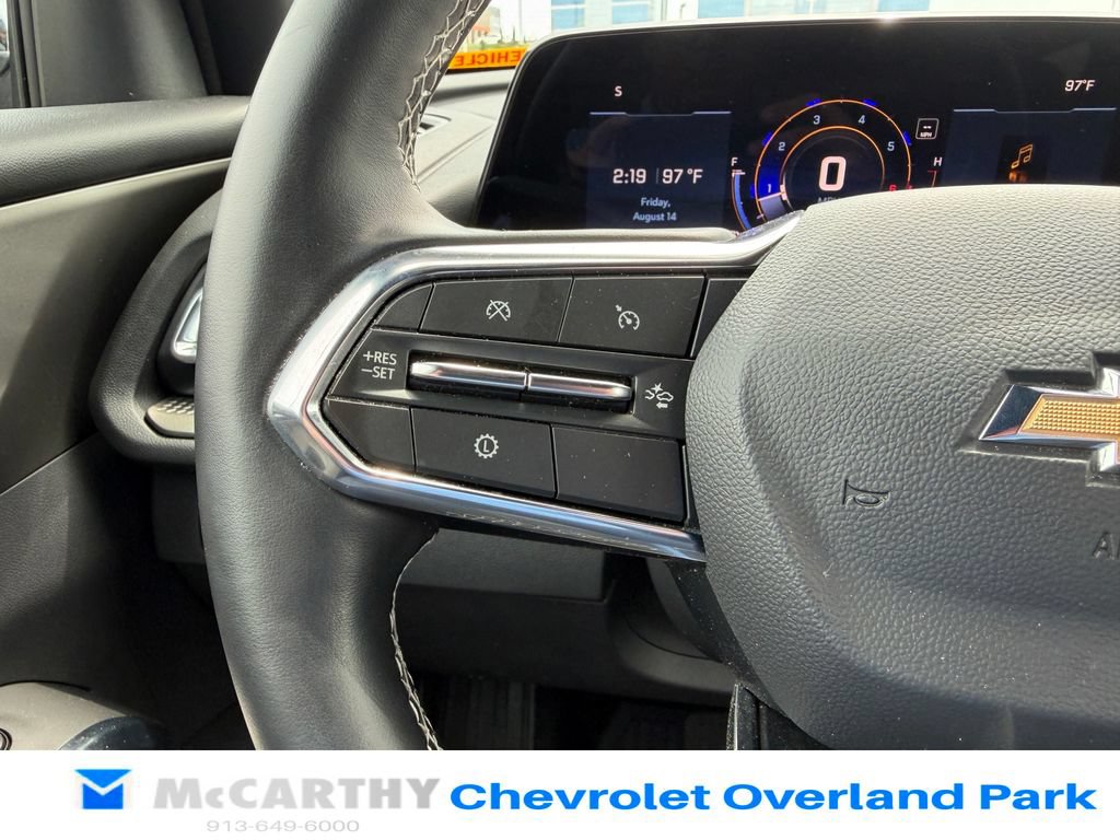 Used 2025 Chevrolet Traverse LT w/ Driver Confidence Package FWD image 12