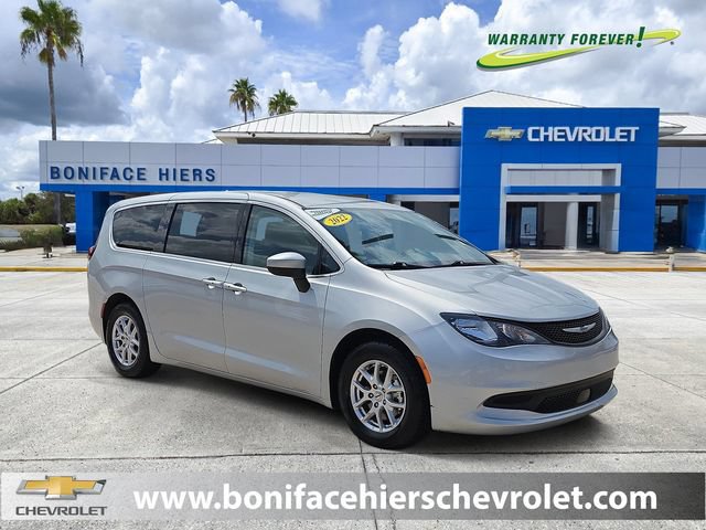 Used 2022 Chrysler Voyager LX FWD image 1