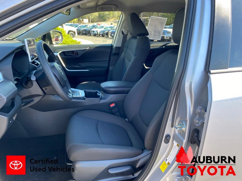Certified 2024 Toyota RAV4 LE AWD/4WD image 30