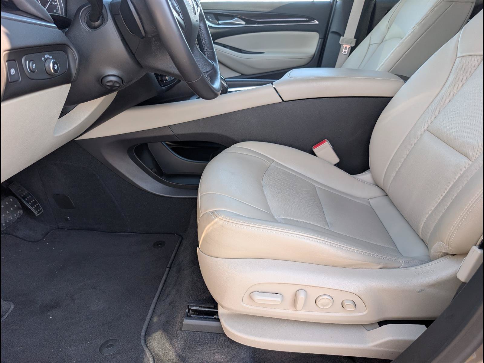 Used 2020 Buick Enclave Premium AWD/4WD image 11