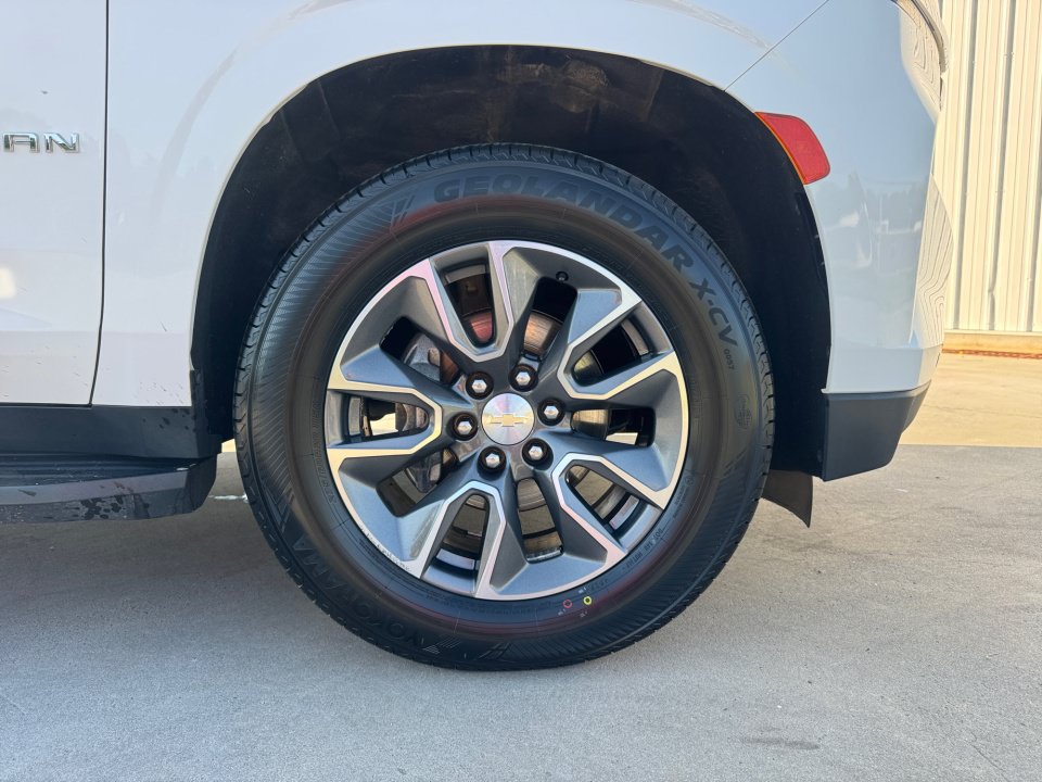 Used 2021 Chevrolet Suburban LT w/ LT Signature Package AWD/4WD image 29