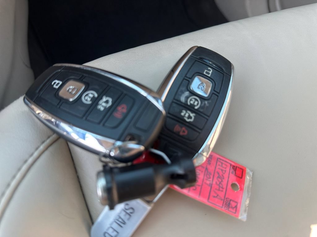 Used 2017 Lincoln MKC Select FWD image 35