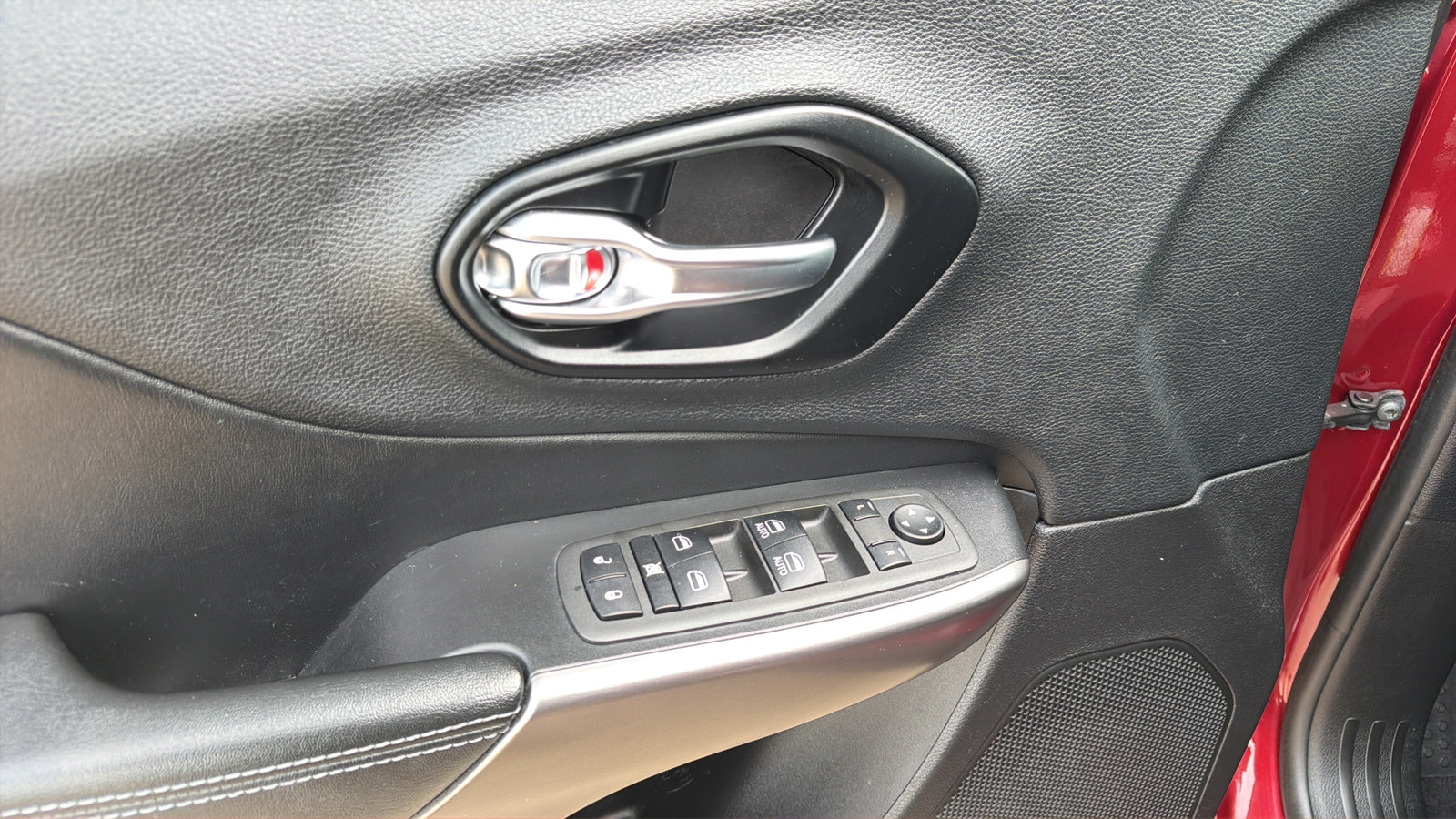 Used 2021 Jeep Cherokee Latitude AWD/4WD image 22