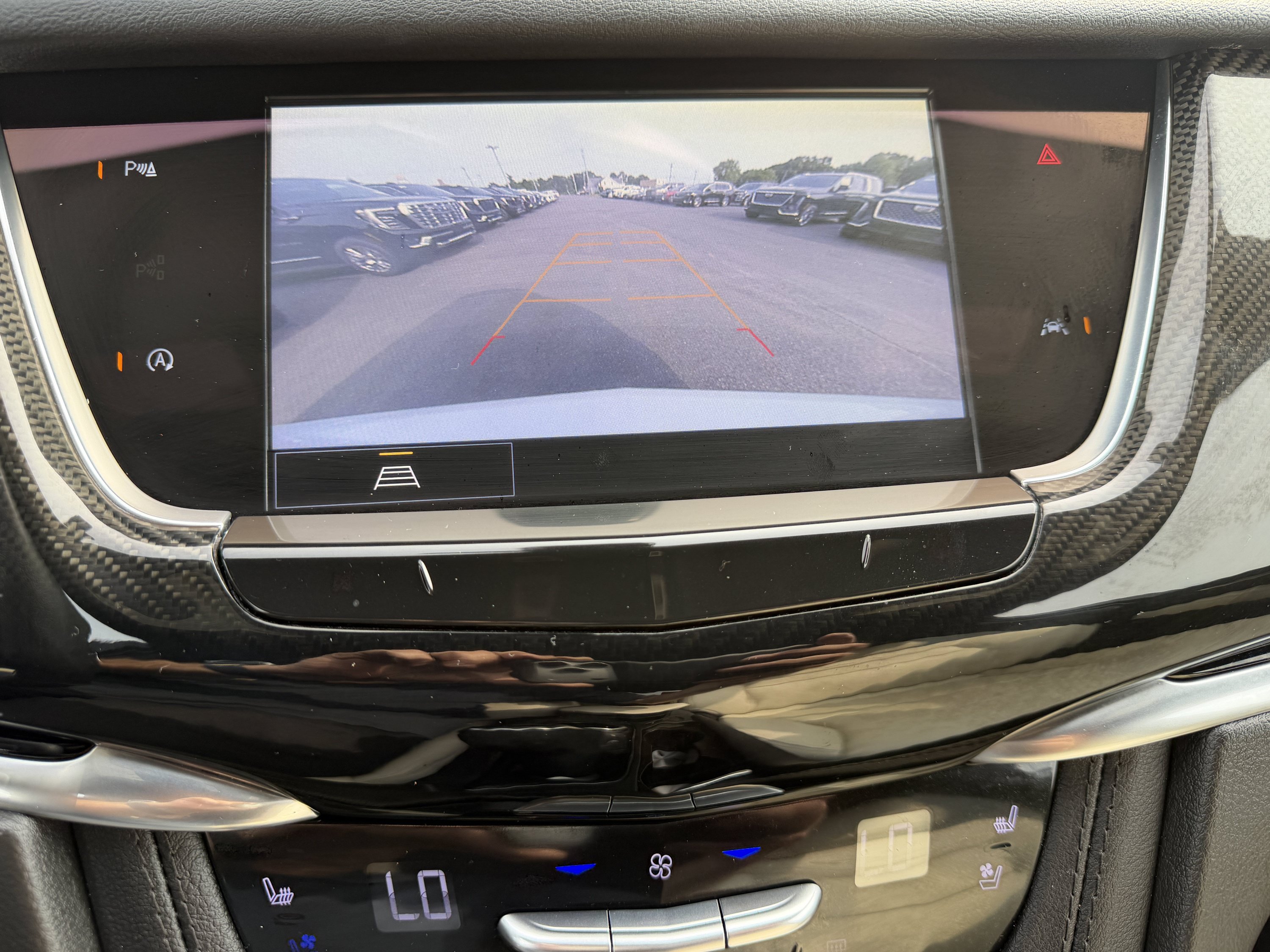 Used 2024 Cadillac XT6 Sport w/ LPO, Floor Liner Package AWD/4WD image 4
