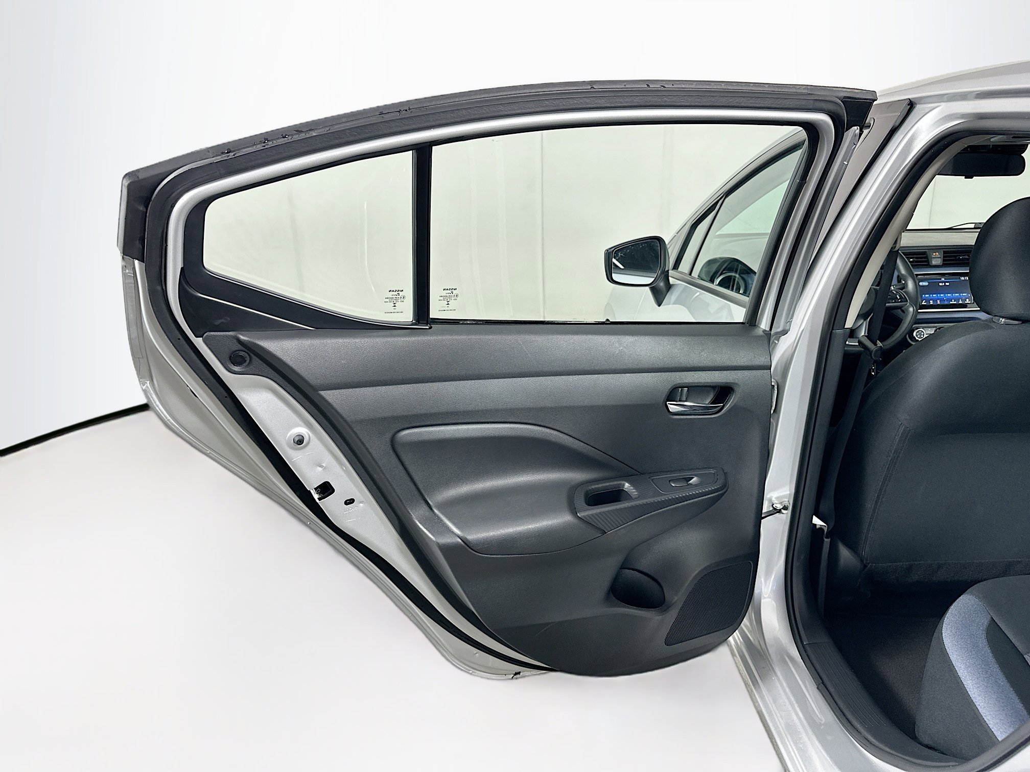 Used 2023 Nissan Versa SV image 25