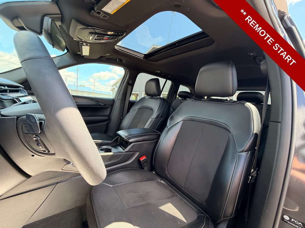 Used 2024 Jeep Grand Cherokee Altitude AWD/4WD image 13