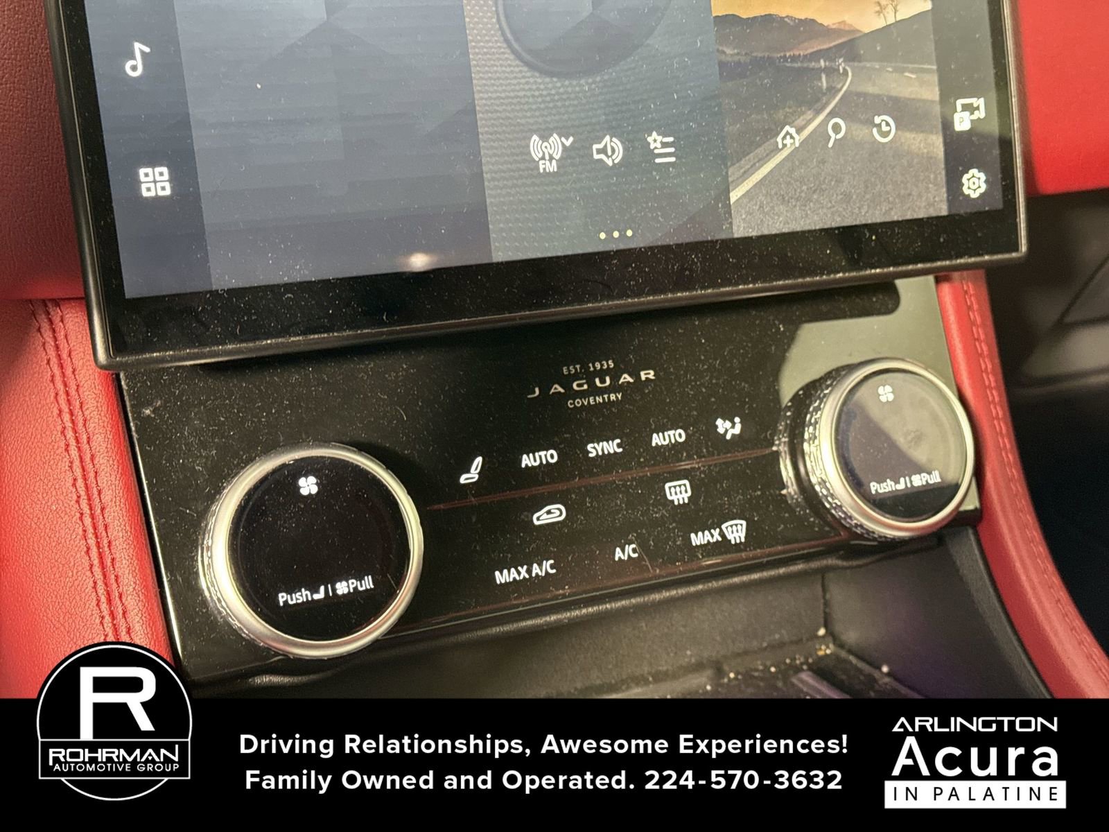 Used 2024 Jaguar F-PACE R-Dynamic S image 9