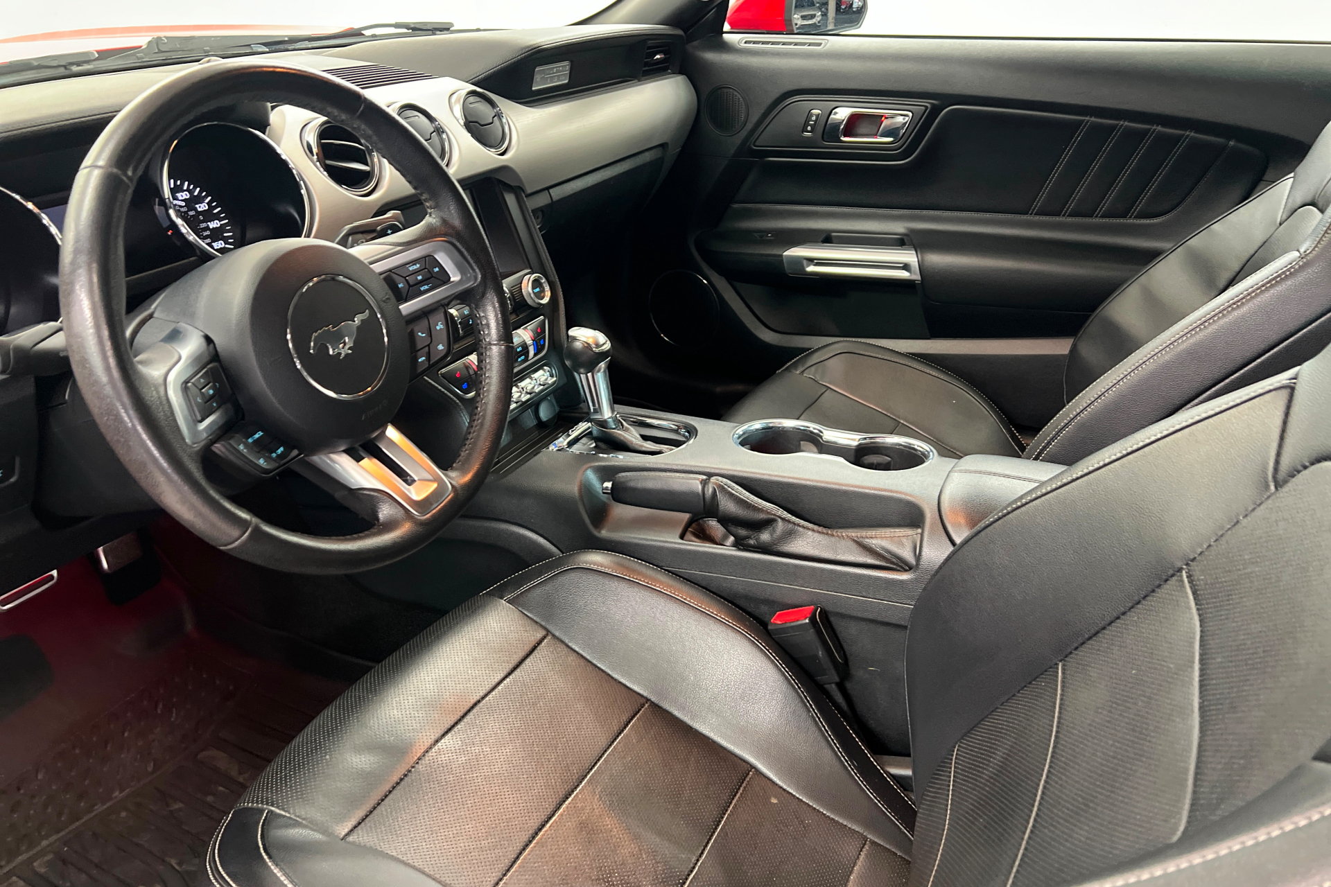 Used 2015 Ford Mustang Premium RWD image 16