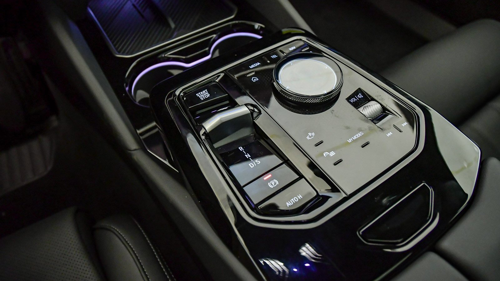 New 2026 BMW 550e xDrive image 29