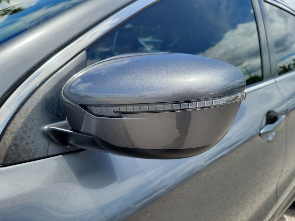 Used 2021 Nissan Rogue Sport SV FWD image 7