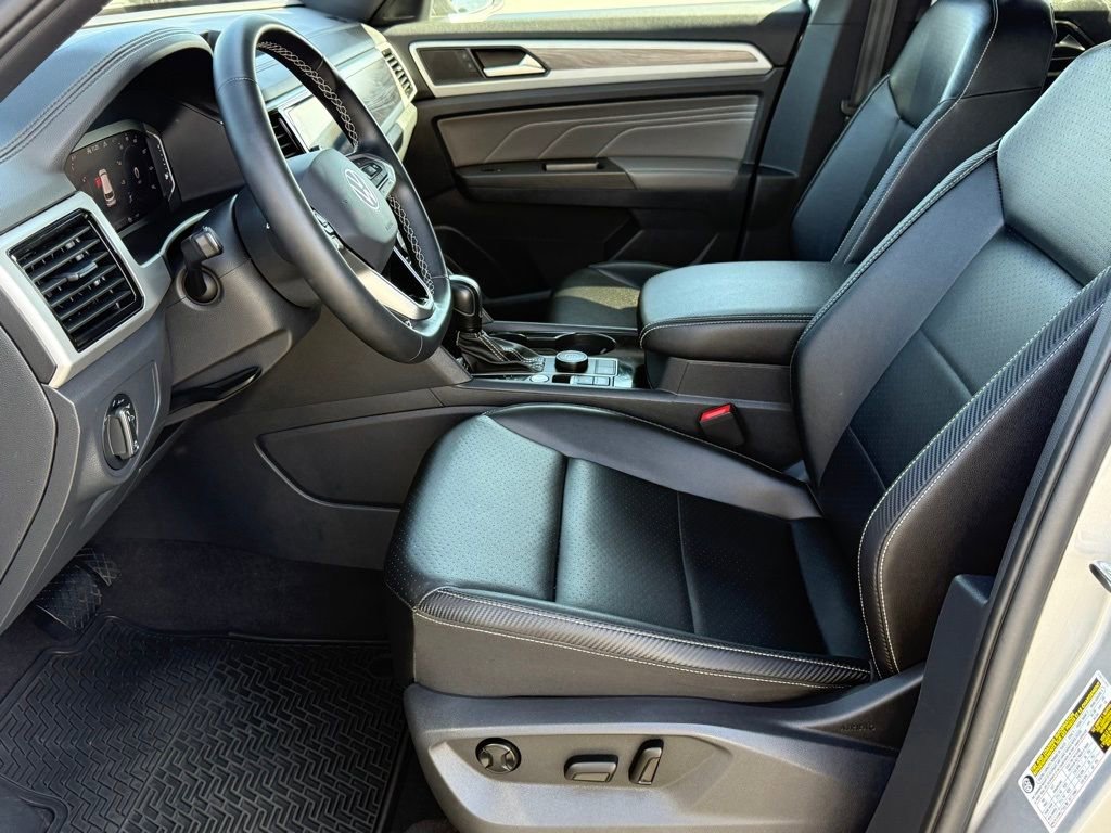 Certified 2022 Volkswagen Atlas Cross Sport SE image 14