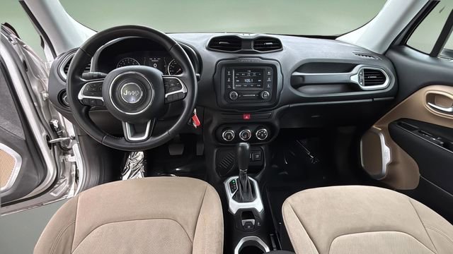 Used 2015 Jeep Renegade Latitude image 17