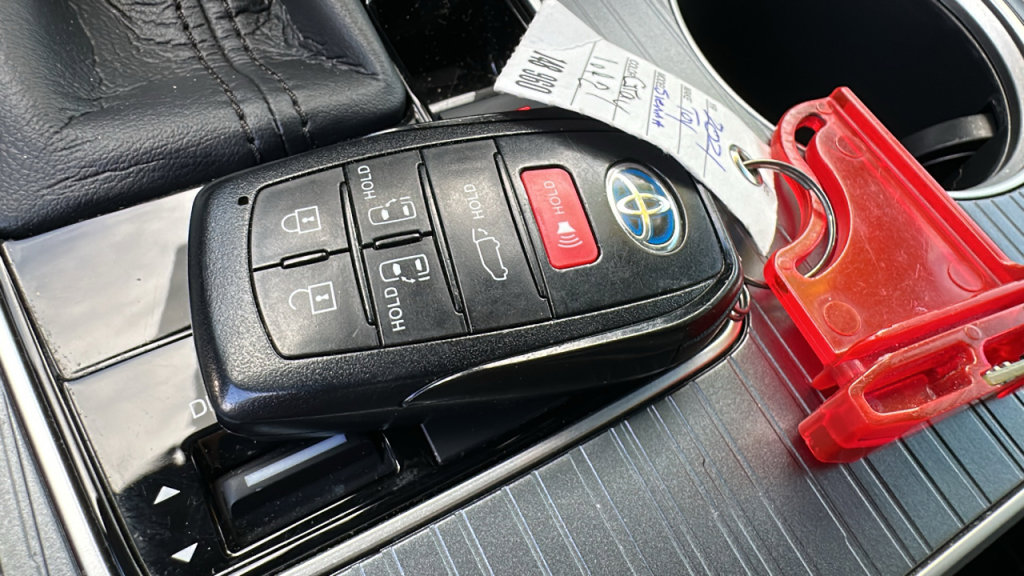 Used 2021 Toyota Sienna XSE image 29