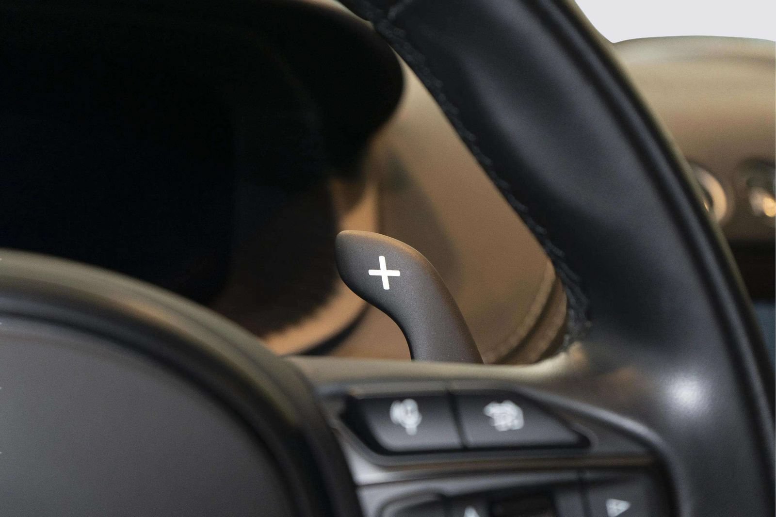 Used 2024 Aston Martin DBX AWD/4WD image 33