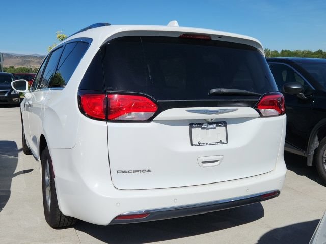 Used 2017 Chrysler Pacifica Touring-L Plus FWD image 3