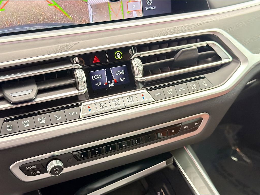 Used 2022 BMW X7 M50i w/ Executive Package image 36