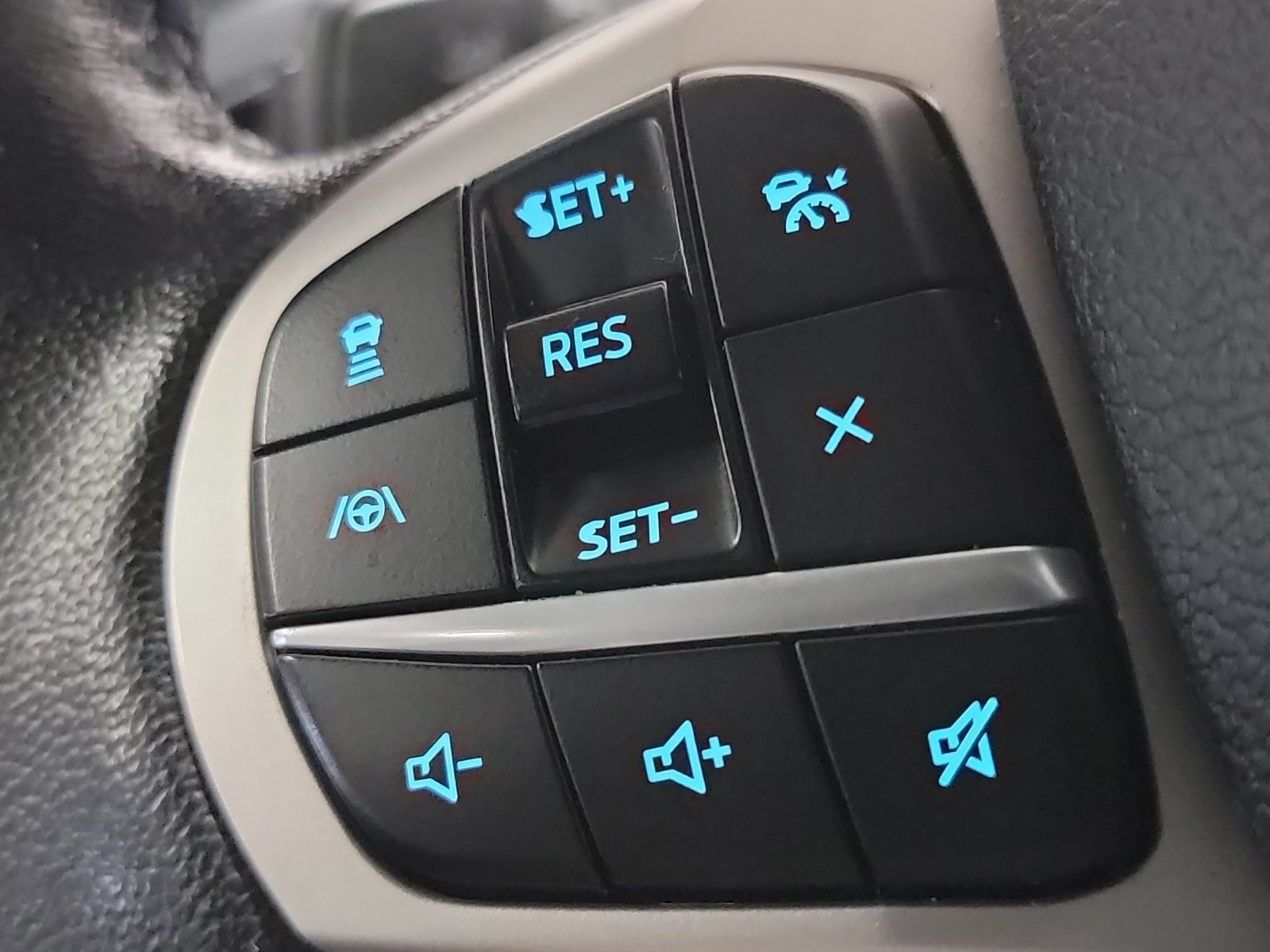 Used 2020 Ford Explorer Limited AWD/4WD image 33