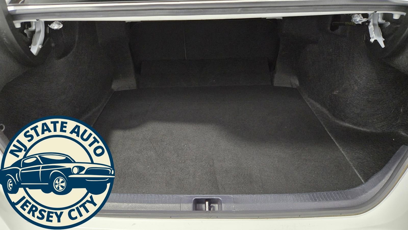 Used 2024 Toyota Camry SE image 28