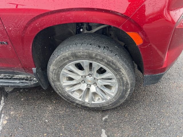 Used 2022 Chevrolet Suburban RST w/ Luxury Package image 8