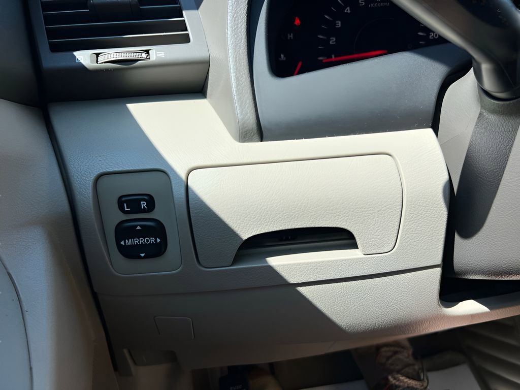 Used 2009 Toyota Camry SE FWD image 23