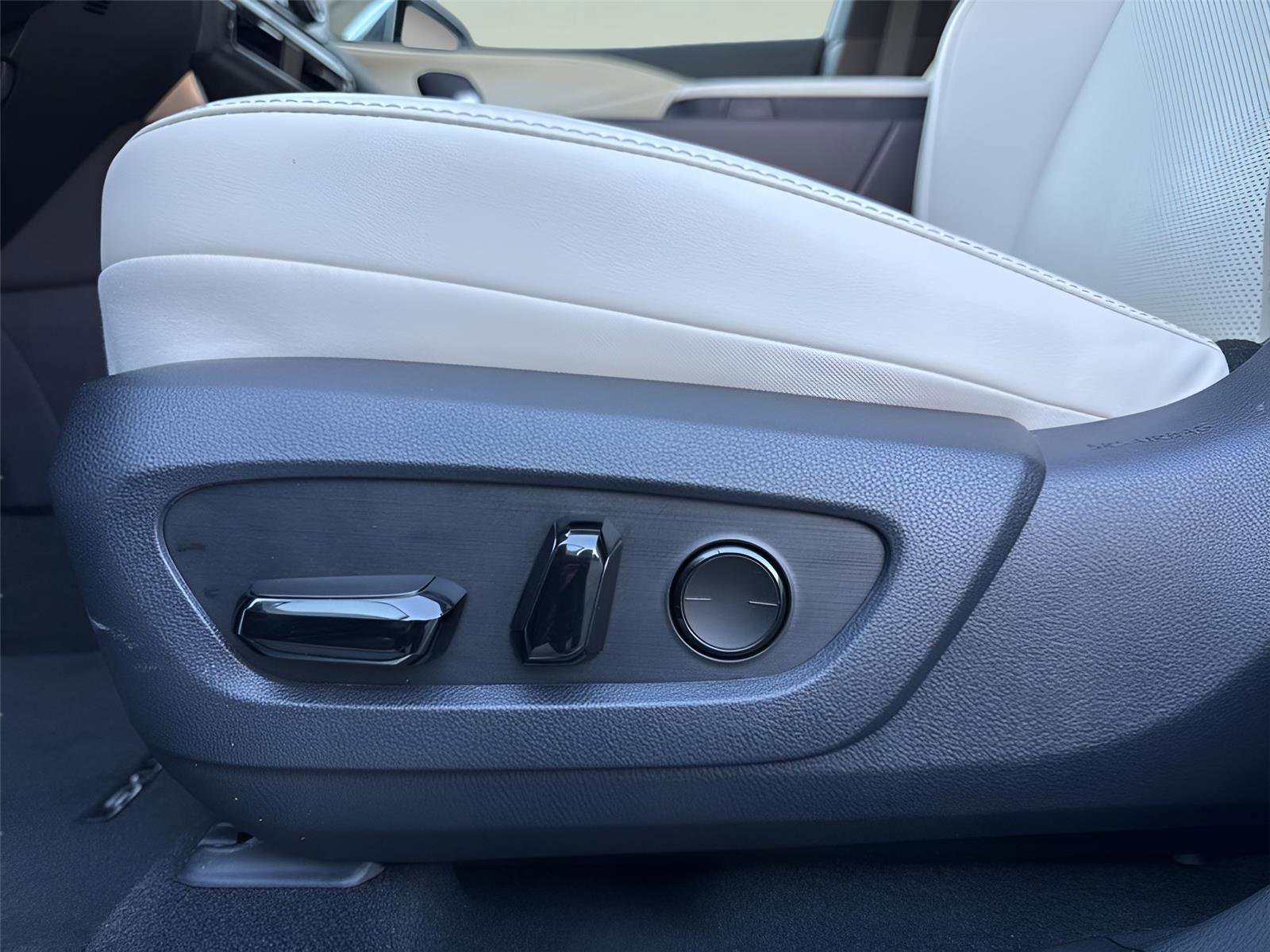 Used 2024 Lexus RX 350 Premium w/ Accessory Package (K3) image 8